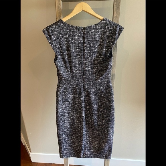 𝅺maggy london midi dress - Picture 2 of 4